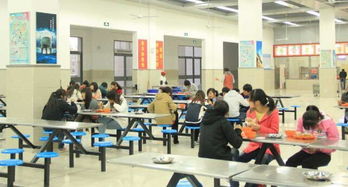 校园美味工厂 大学生餐饮创业的突围之道